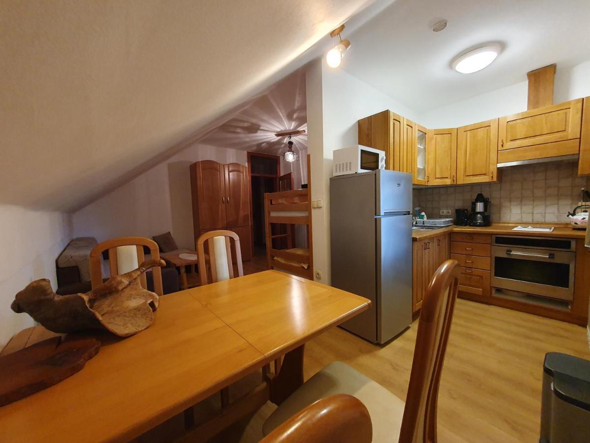 Miskar Rooms Cerknica Ruang foto