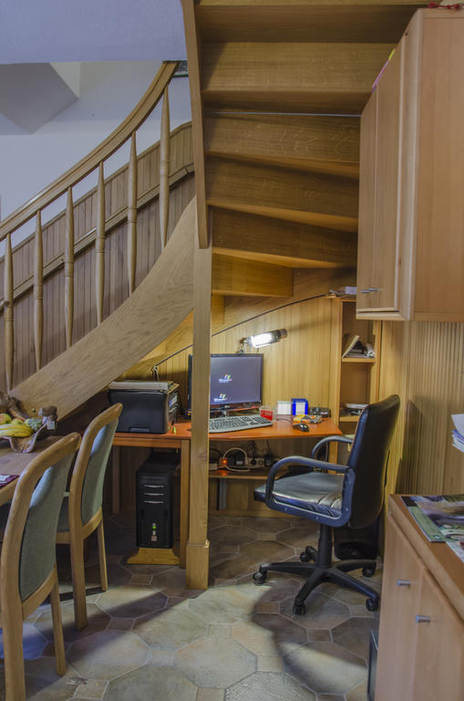 Miskar Rooms Cerknica Bagian luar foto