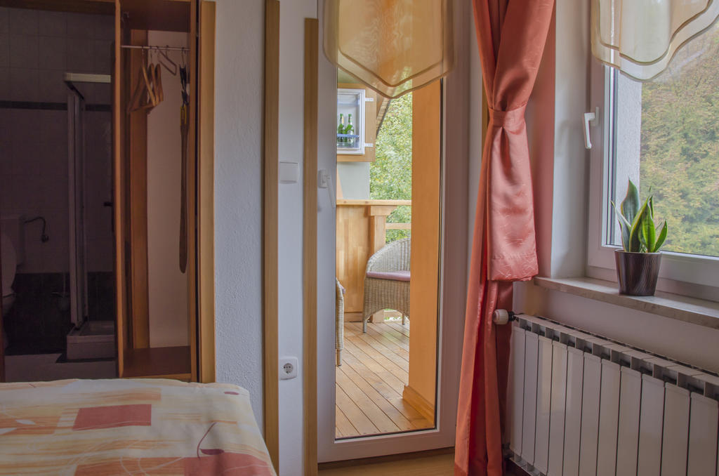 Miskar Rooms Cerknica Ruang foto
