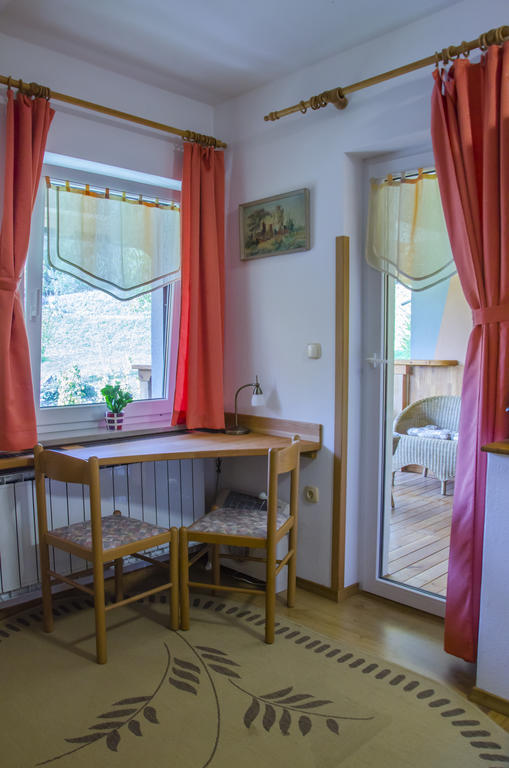 Miskar Rooms Cerknica Ruang foto