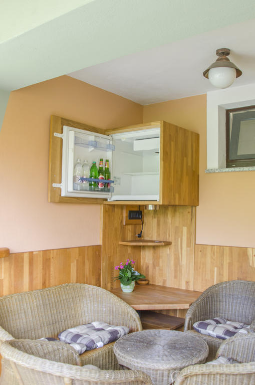 Miskar Rooms Cerknica Ruang foto