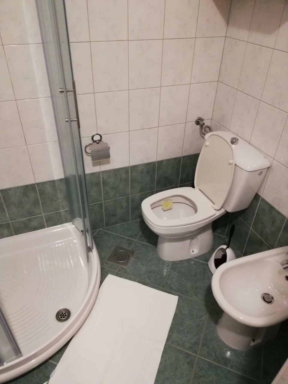 Miskar Rooms Cerknica Bagian luar foto